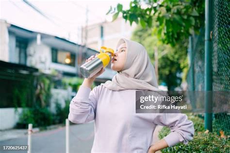 hot muslim woman|946 Hot Muslim Woman Stock Photos & High